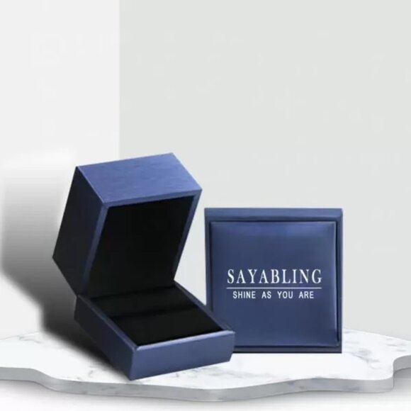 NWOT 8 ctw Princess Cut White Sapphire Wedding Ring (925 Sterling Silver) - Picture 3 of 5